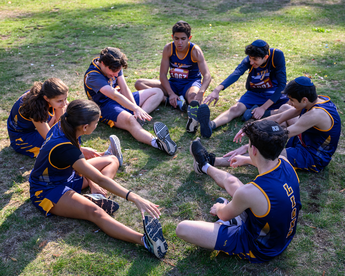 The NYHS Cross Country Team Represents Teamwork