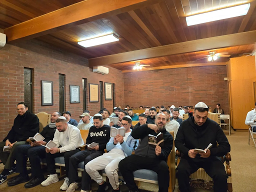 Israeli weekday minyan at Sephardic Bikur Holim. Courtesy of Ahavat Yisrael.