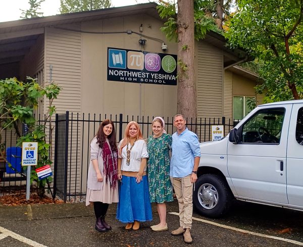 L to R: Shimona Davidoff, Rivkah Singh, Eliana Himelstein, Rabbi Yonatan Himelstein