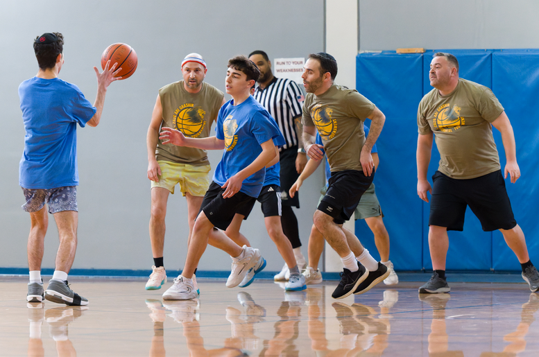 Sons defeated their fathers at the Ari Grashin basketball game. 
